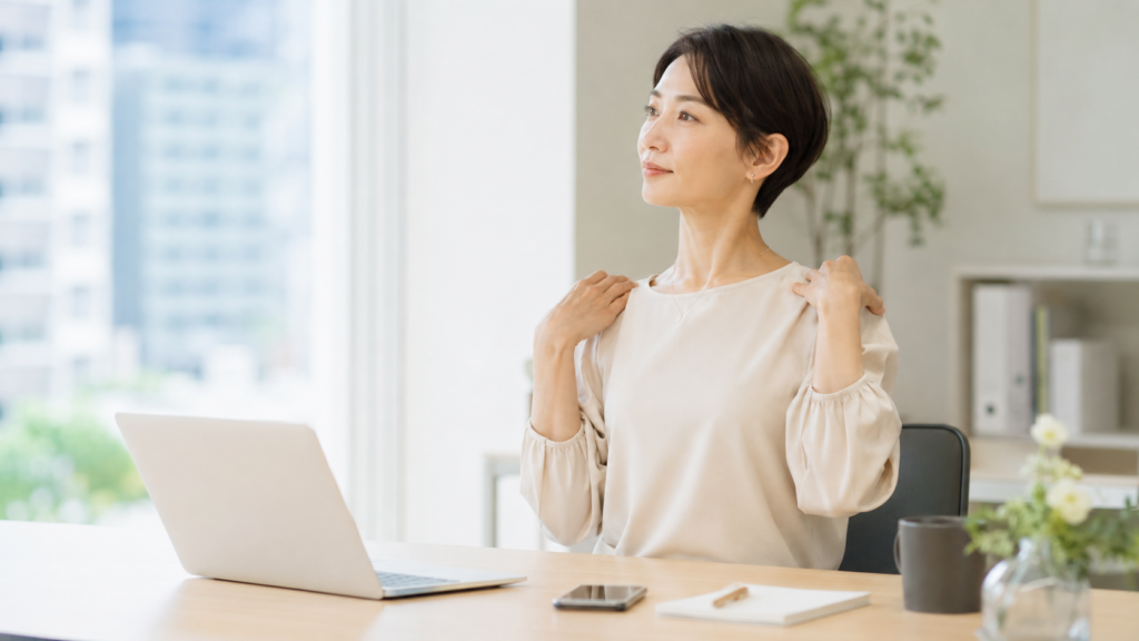 デスクワークで姿勢が気になる30代女性