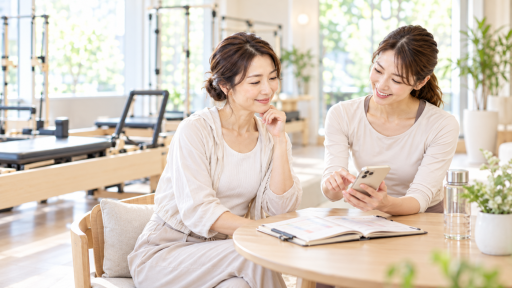 ウォーキングとピラティスの続け方を相談する40代女性